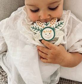 Sophie la Girafe Mille-feuille Teething Ring 4 Sophie la Girafe Mille-feuille Teething Ring