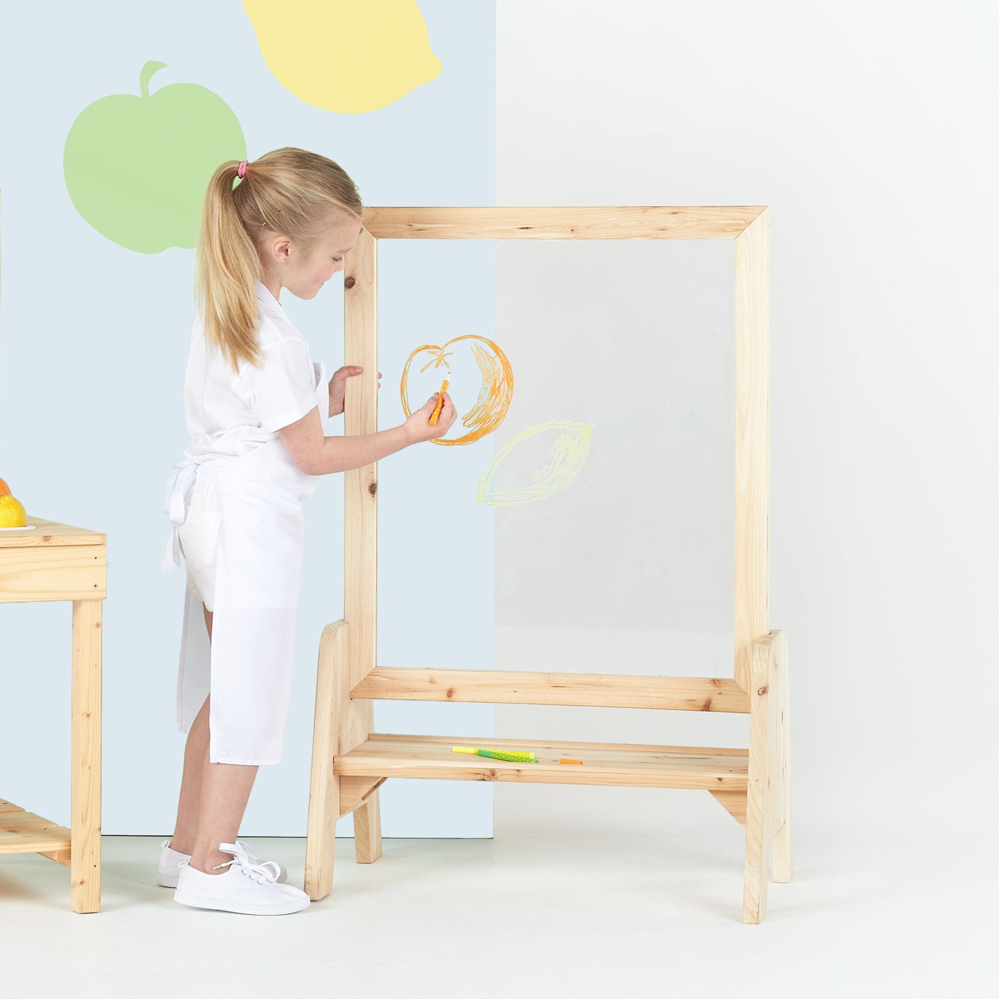 Toddler Perspex Easel 8 Toddler Perspex Easel