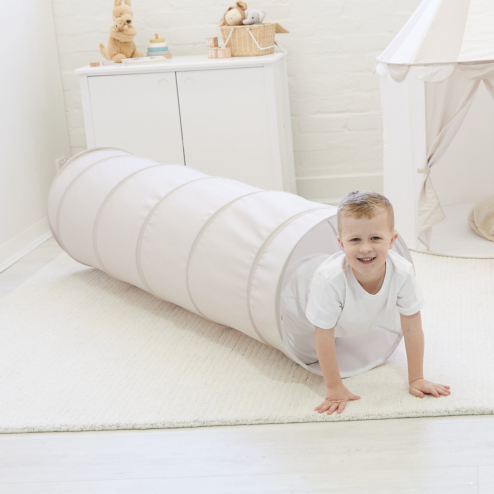 Play Tunnel 1 Play Tunnel